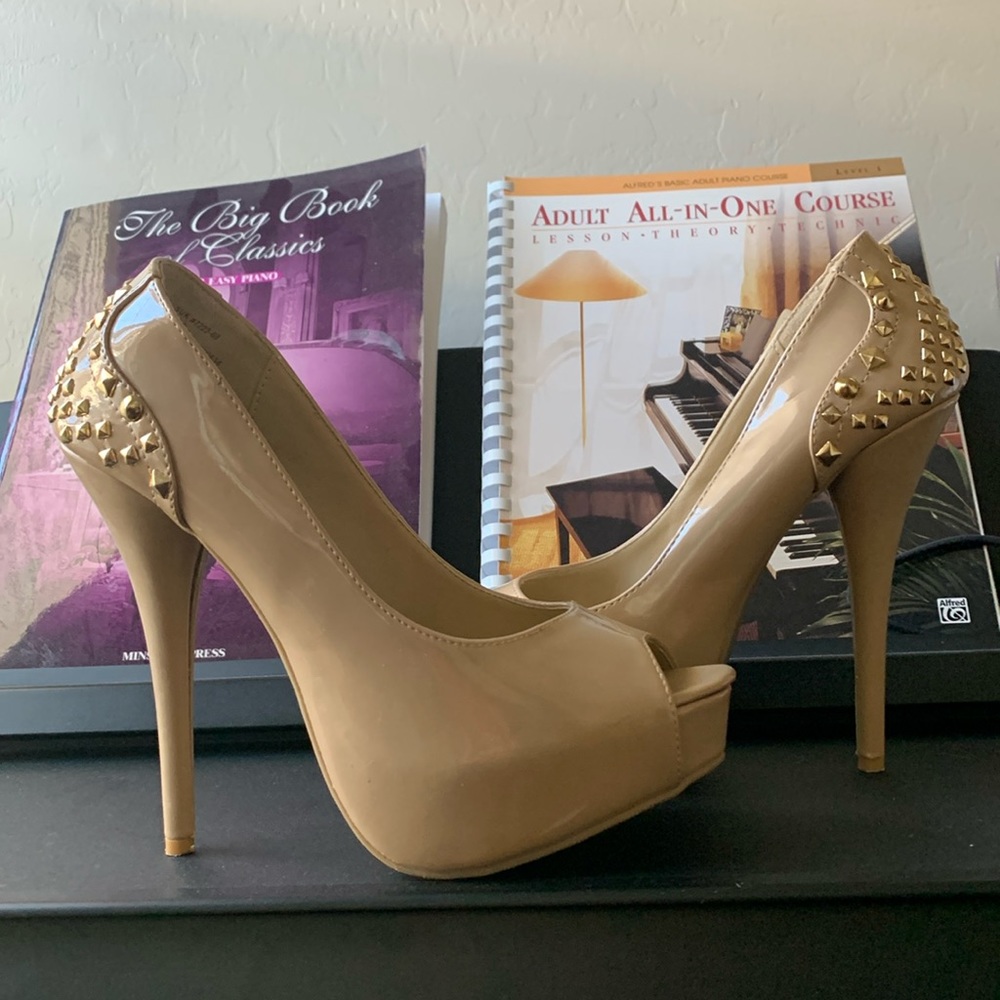 Cathy Jean 5.5” tall peep toe platform, 9M